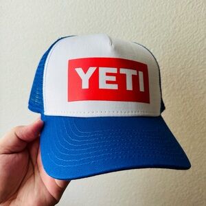 NWT Yeti American Logo Badge Trucker Hat